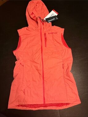 Norrøna Women's Lightweight Hooded Vest in Coral
